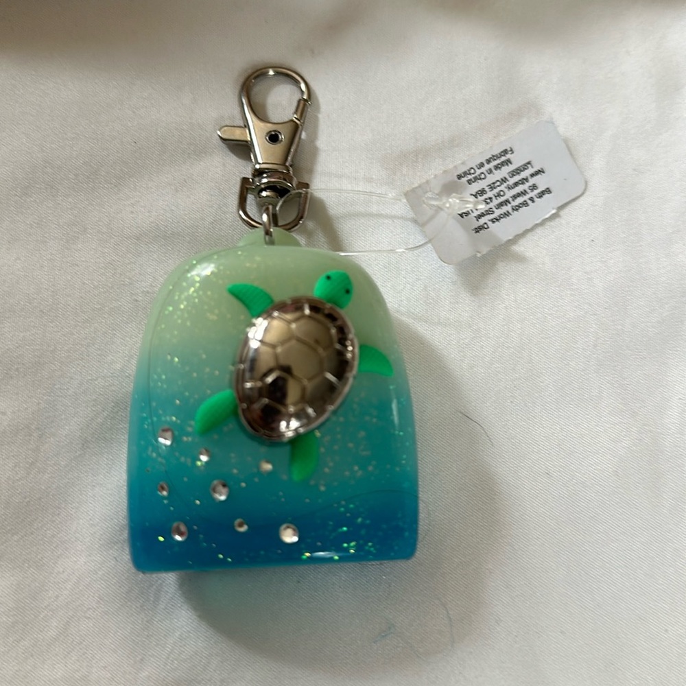 Bath & Body Works Green and Blue Turtle PocketBac Holder Keychain